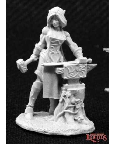 Laril Silverhand, Female Elven Blacksmith