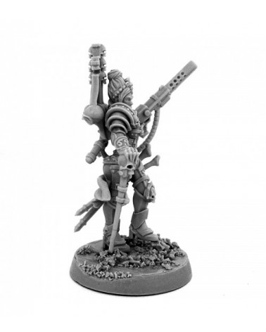 Imperial Female Inquisitor With Flamer