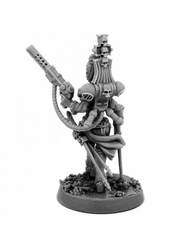 Imperial Female Inquisitor With Flamer